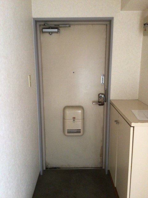 玄関　同物件別室です。