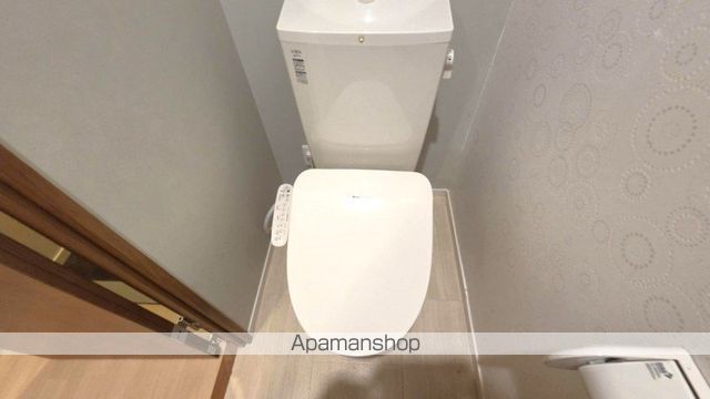 京成本線 京成八幡駅 徒歩21分 2階建 築13年のトイレ写真
