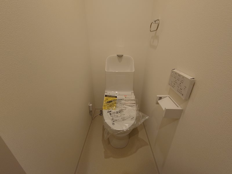 トイレ　別号室写真のため現況優先
