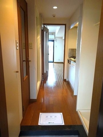 玄関　参考写真（同物件別部屋）