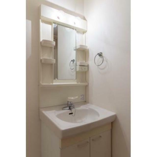 洗面設備　※写真は同タイプ住戸です。