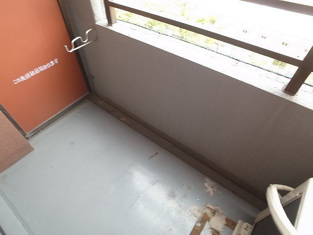 地下鉄七隈線 六本松駅 徒歩3分 11階建 築38年の内装写真
