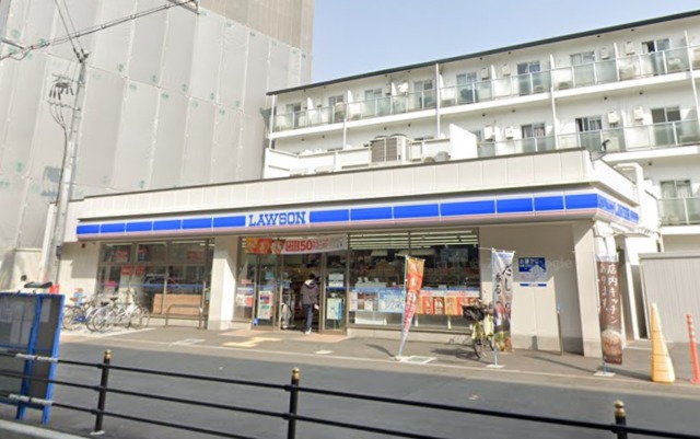 コンビニ　ローソン東成東中本店（コンビニ）まで580m