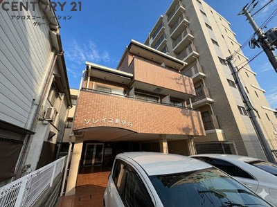 建物外観　オートロック・防犯カメラ付きで外部からの出入りが