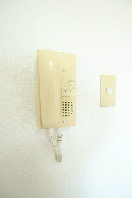 セキュリティ　受話器タイプのインターホン