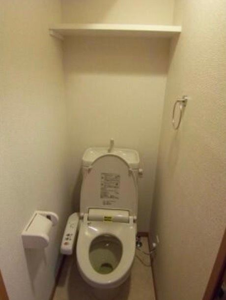 ＪＲ山手線 日暮里駅 徒歩7分 9階建 築17年のトイレ写真