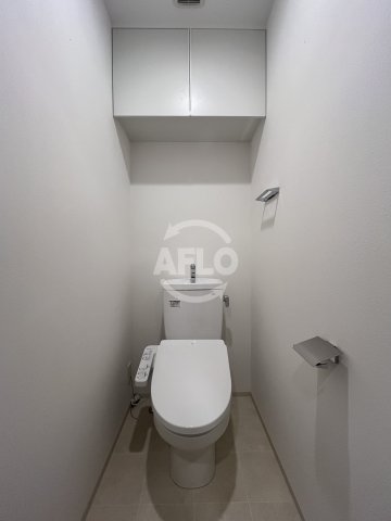 トイレ　スプランディッド難波WESTIII　温水洗浄便座
