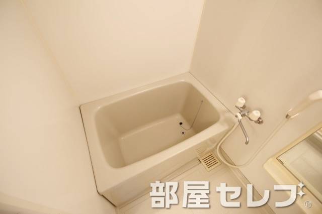 バス・シャワールーム　お風呂もきれいにしています。
