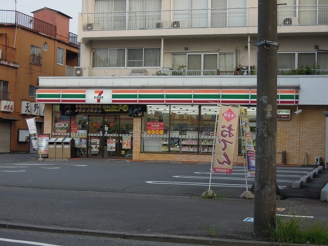 コンビニ　セブンイレブン静岡東草深町店（コンビニ）まで220m
