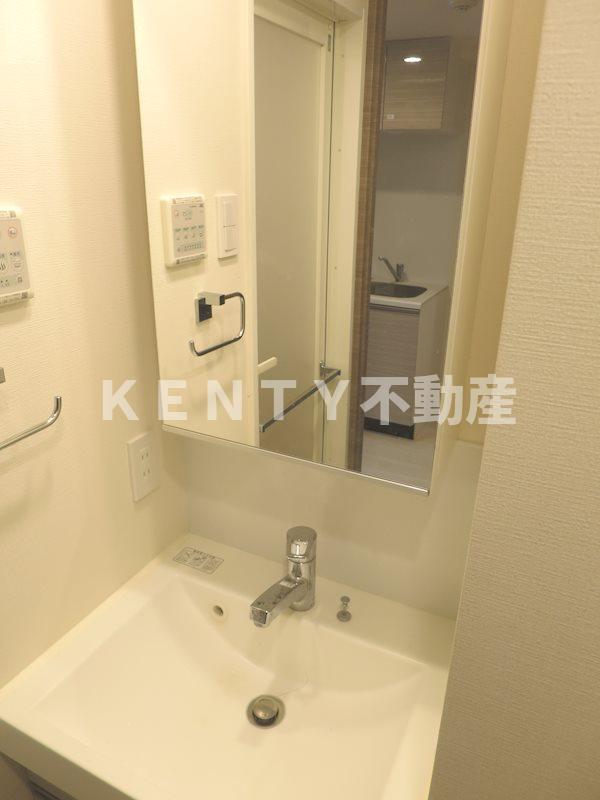 洗面設備　コンパクトで使いやすい洗面所