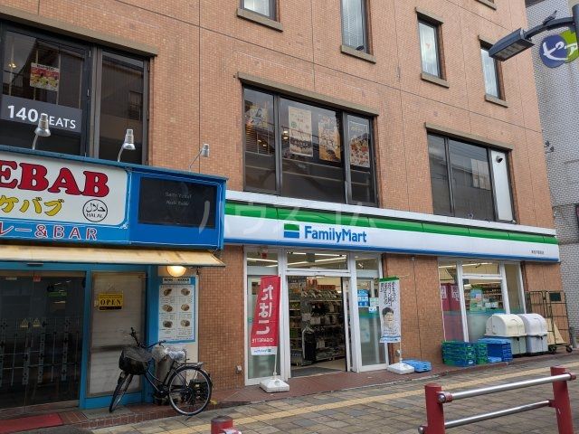 コンビニ　ファミリーマート 新松戸駅前店（コンビニ）まで212m