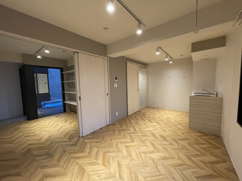 東急田園都市線 三軒茶屋駅 徒歩5分 4階建 築5年の居間写真