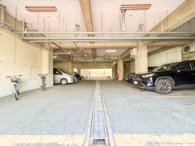 駐車場　駐車スペースもあります☆