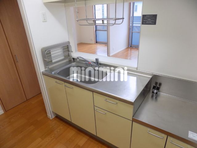 キッチン　※同タイプのお部屋の写真です