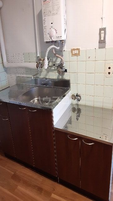 栄和ビルのキッチン写真