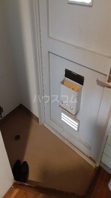栄和ビルの玄関写真