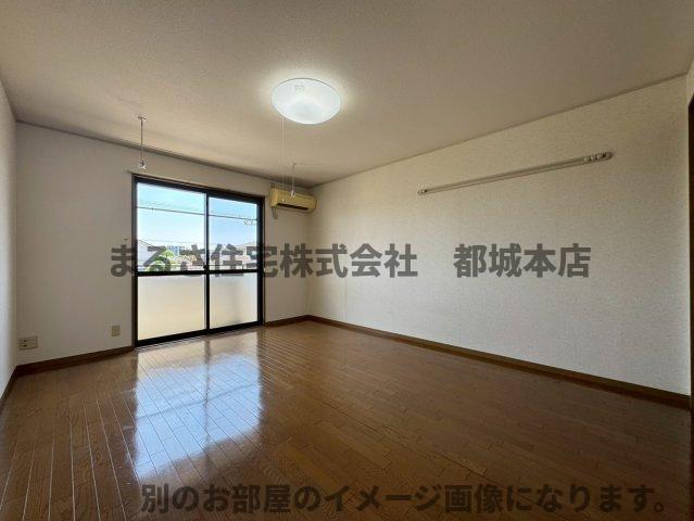天神ハイツの居間写真