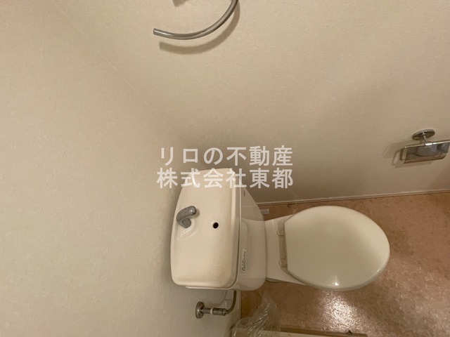 トイレ　白基調で清潔感のあるトイレです♪