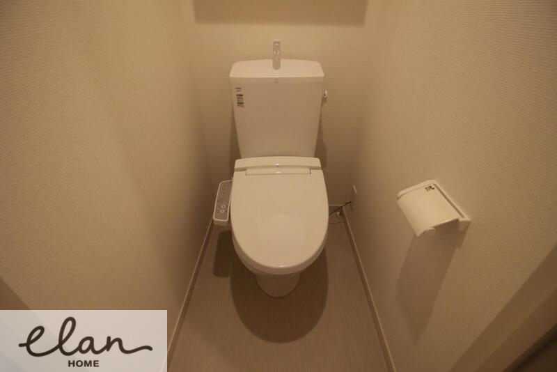地下鉄中央線 緑橋駅 徒歩5分 3階建 築9年のトイレ写真