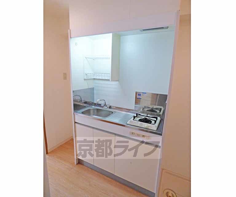 京福電鉄北野線 北野白梅町駅 徒歩14分 4階建 築28年のキッチン写真