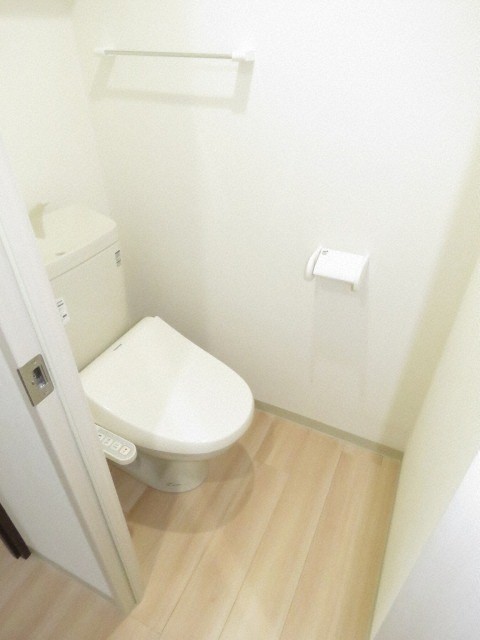 地下鉄東豊線 美園駅 徒歩5分 4階建 築10年のトイレ写真