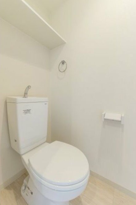 地下鉄東山線 高畑駅 徒歩4分 7階建 築13年のトイレ写真