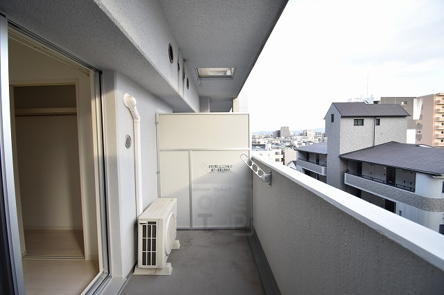 地下鉄御堂筋線 江坂駅 徒歩10分 8階建 築14年の内装写真