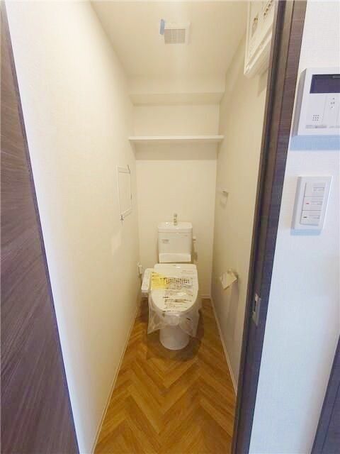 ＪＲ埼京線 戸田公園駅 徒歩8分 11階建 築6年のトイレ写真