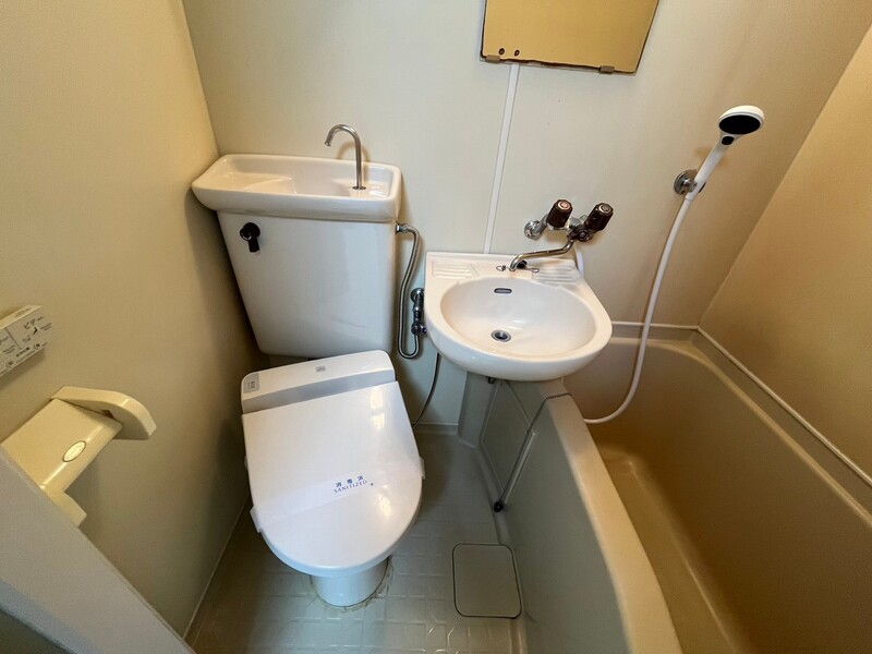 地下鉄七隈線 六本松駅 徒歩8分 5階建 築41年のトイレ写真