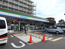 コンビニ　ファミリーマート 稲穂姫島通店（コンビニ）まで210m