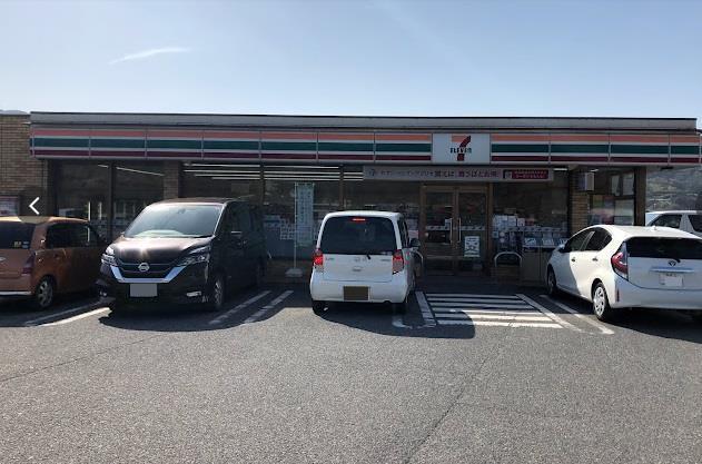 コンビニ　セブンイレブン久原2丁目店（コンビニ）まで300m