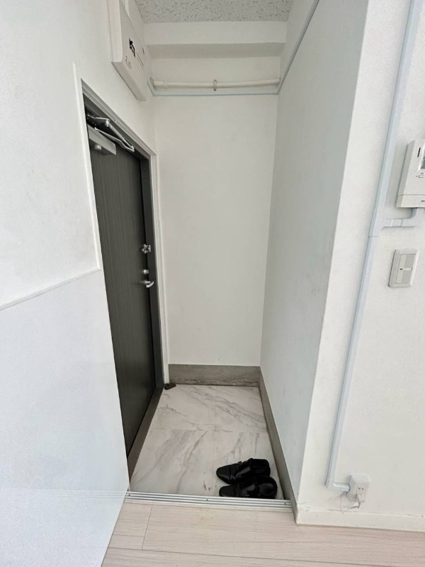 ＪＲ呉線 新広駅 徒歩8分 5階建 築46年の玄関写真