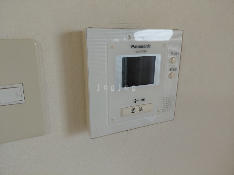 セキュリティ　モニター付きインターホンで来客確認も安心です！