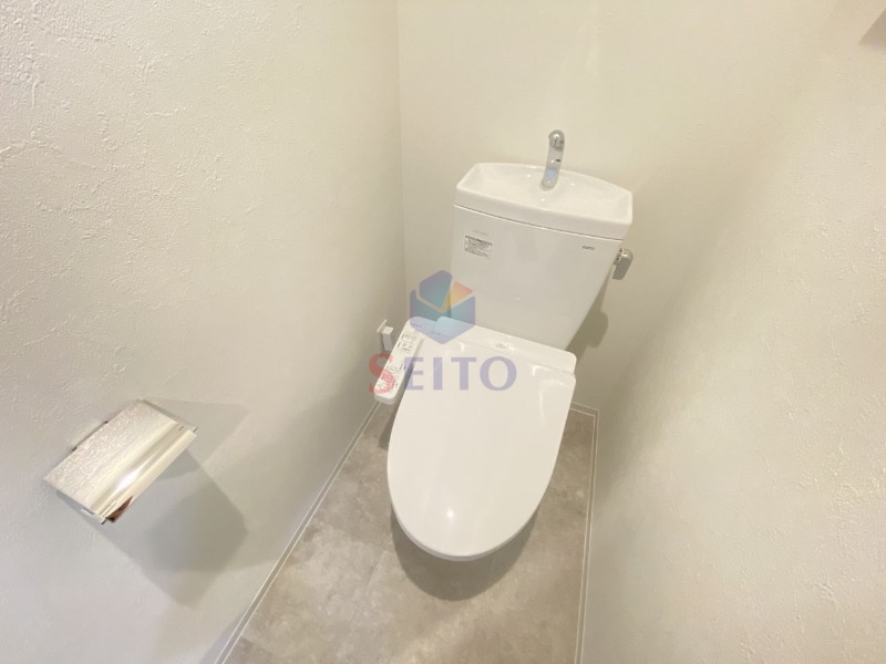 阪急宝塚線 豊中駅 徒歩10分 10階建 築2年のトイレ写真