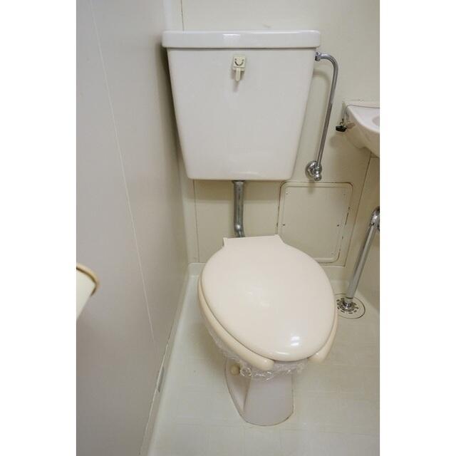 トイレ　別部屋の写真