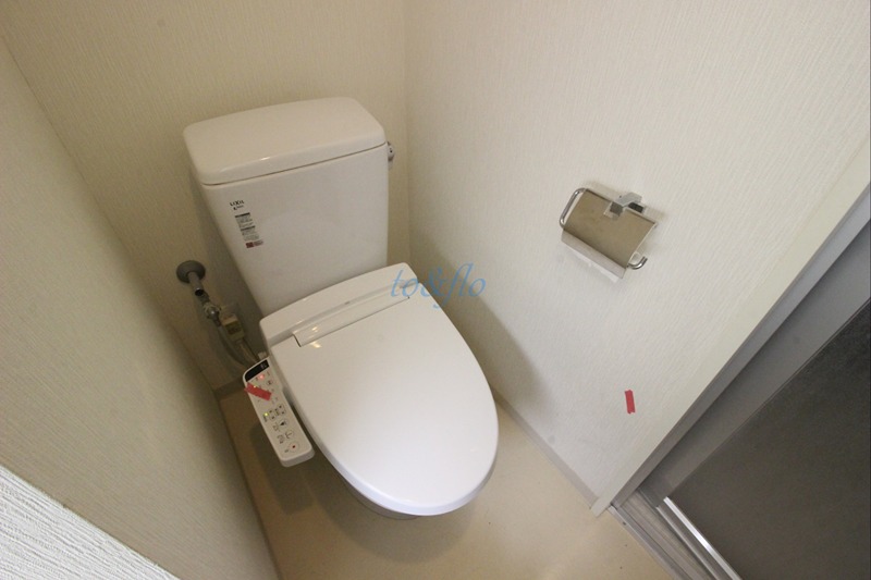 ＪＲ南武線 武蔵新城駅 徒歩2分 6階建 築12年のトイレ写真