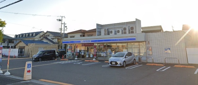 コンビニ　ローソン岸和田加守町三丁目店（コンビニ）まで755m