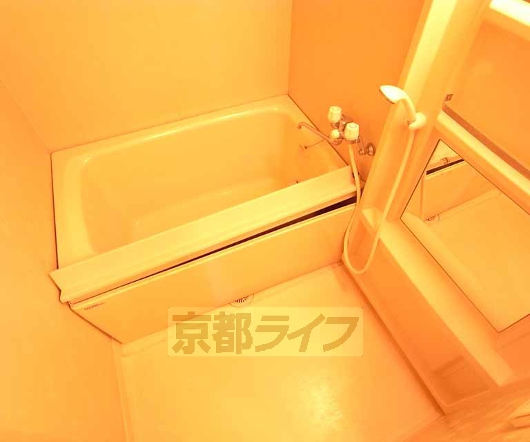 京阪宇治線 三室戸駅 徒歩5分 7階建 築30年の風呂写真