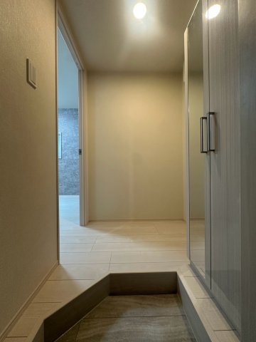 玄関　別号室イメージの為、現状を優先致します。