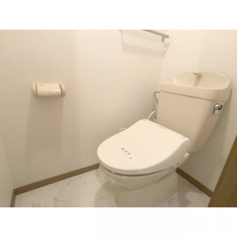 モダンピープルのトイレ写真