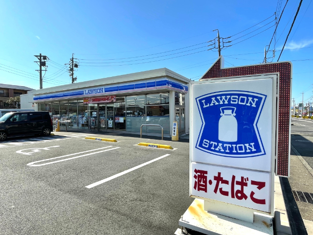 コンビニ　ローソン小牧郷中一丁目店（コンビニ）まで664m