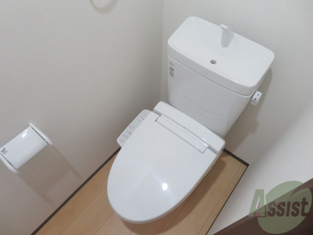 トイレ　瀬決感が溢れておりウォシュレットがとても嬉しいですね