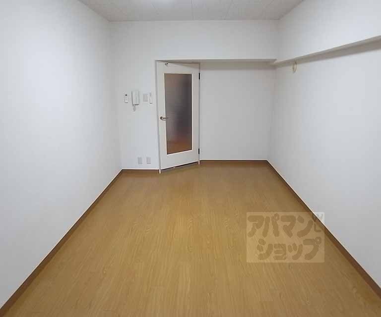 NAVIIIの居間写真