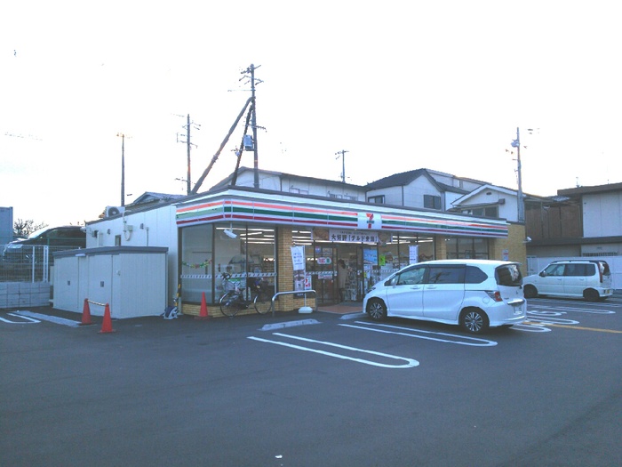 コンビニ　セブンイレブン枚方船橋本町店（コンビニ）まで194m