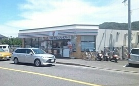 コンビニ　セブンイレブン逗子５丁目店（コンビニ）まで210m