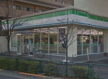コンビニ　ファミリーマート 成田西二丁目店（コンビニ）まで124m