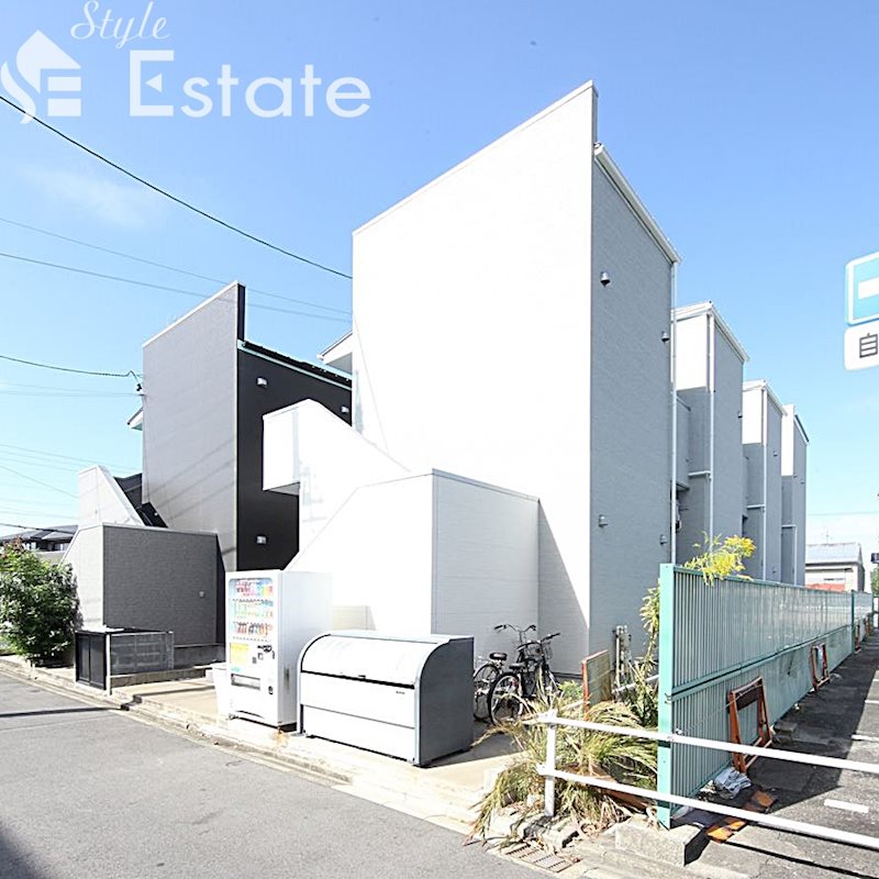 建物外観　玄関