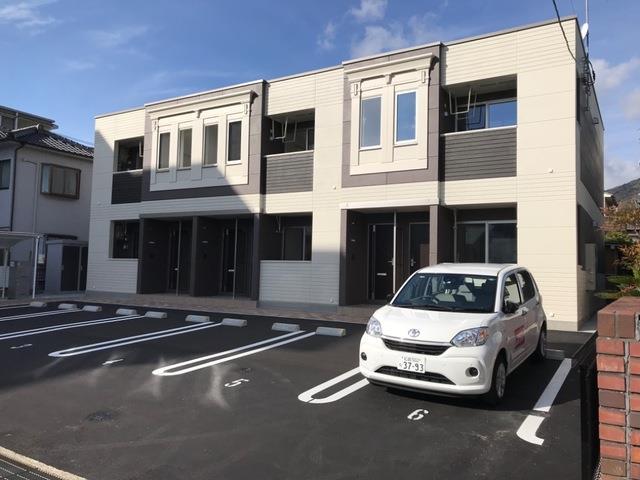 駐車場　二重白線で停めやすい駐車場♪