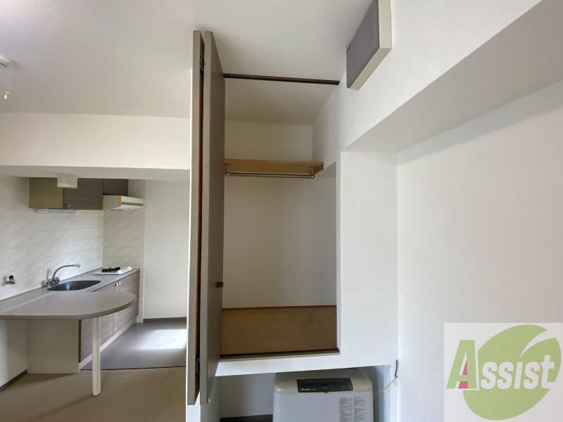 収納　寝室の収納です。部屋がすっきり片付きます。