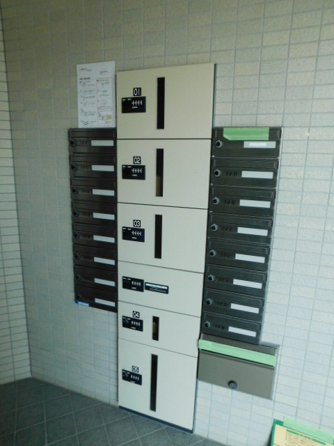 その他　宅配ＢＯＸ完備